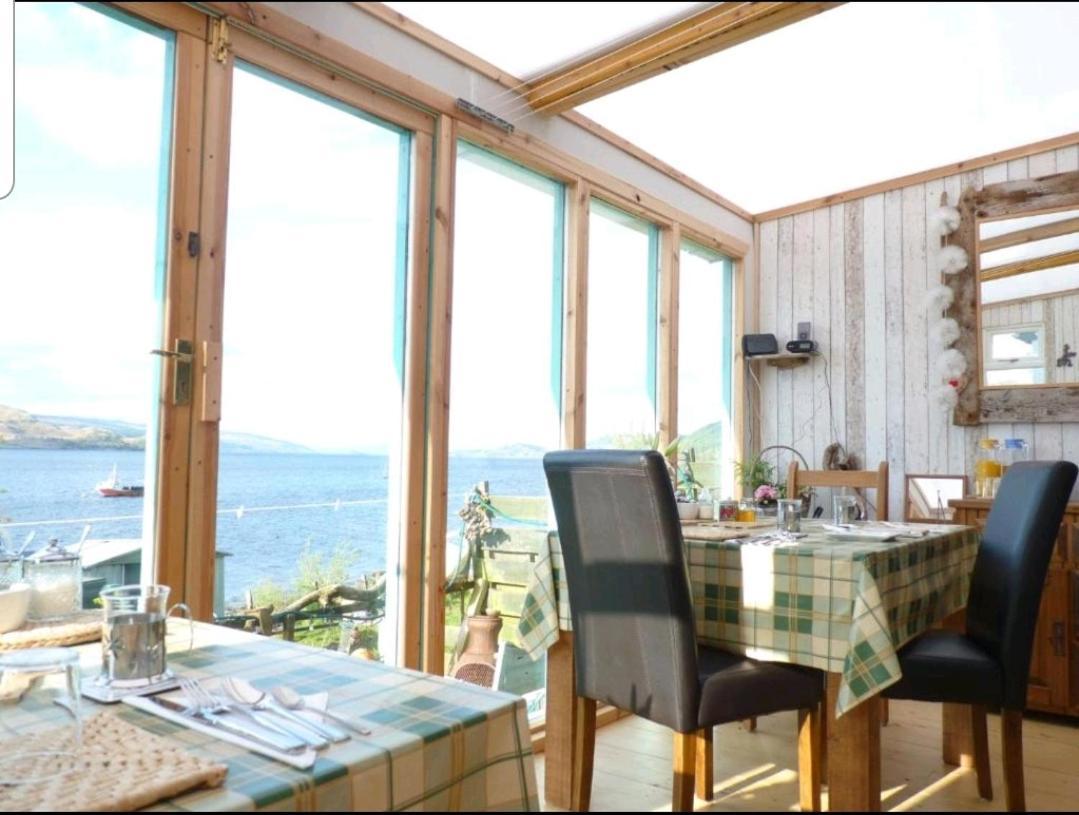 Quirky Lochside Home インヴェラレイ エクステリア 写真