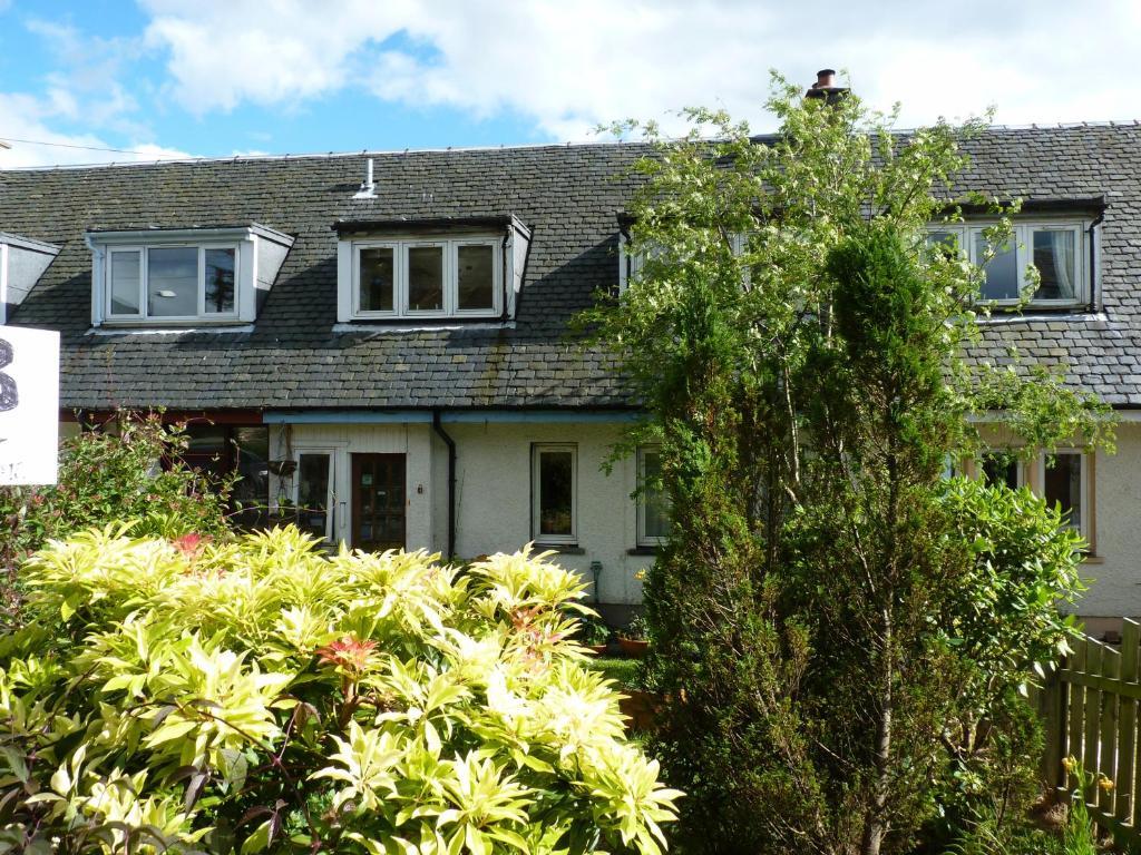 Quirky Lochside Home インヴェラレイ エクステリア 写真