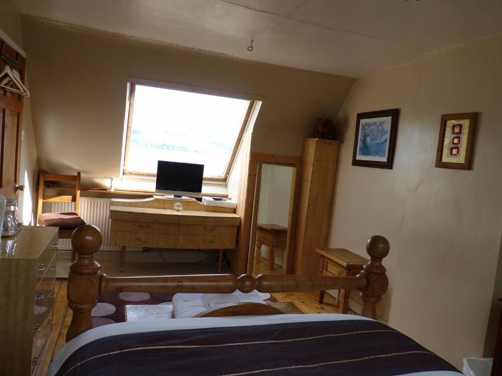 Quirky Lochside Home インヴェラレイ 部屋 写真